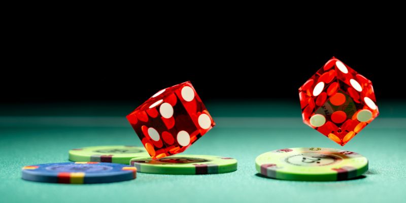 Luật cơ bản của Craps Kubet - Come Out Roll và Point Roll